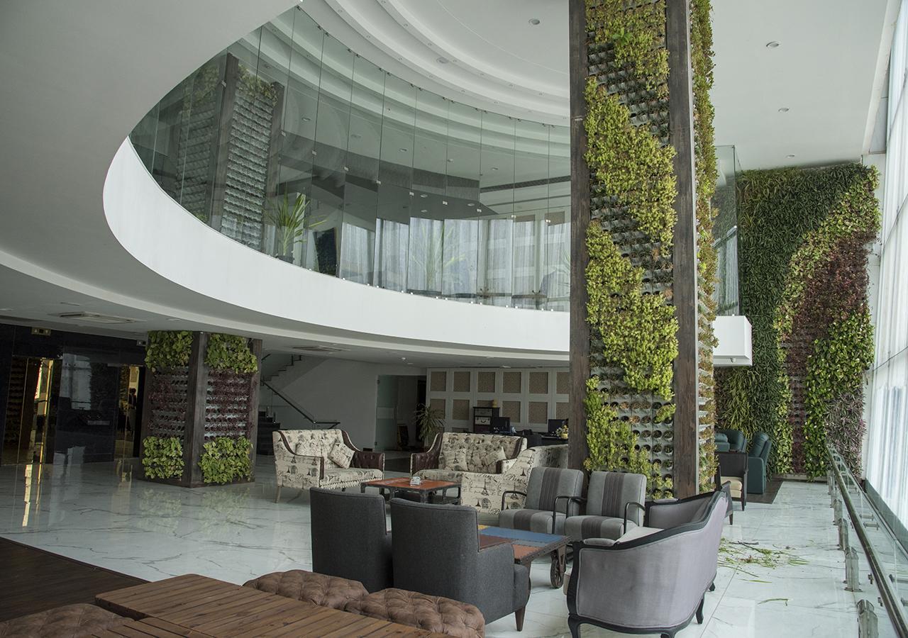 Regenta Central Hotel & Convention Centre Nagpur Exterior foto